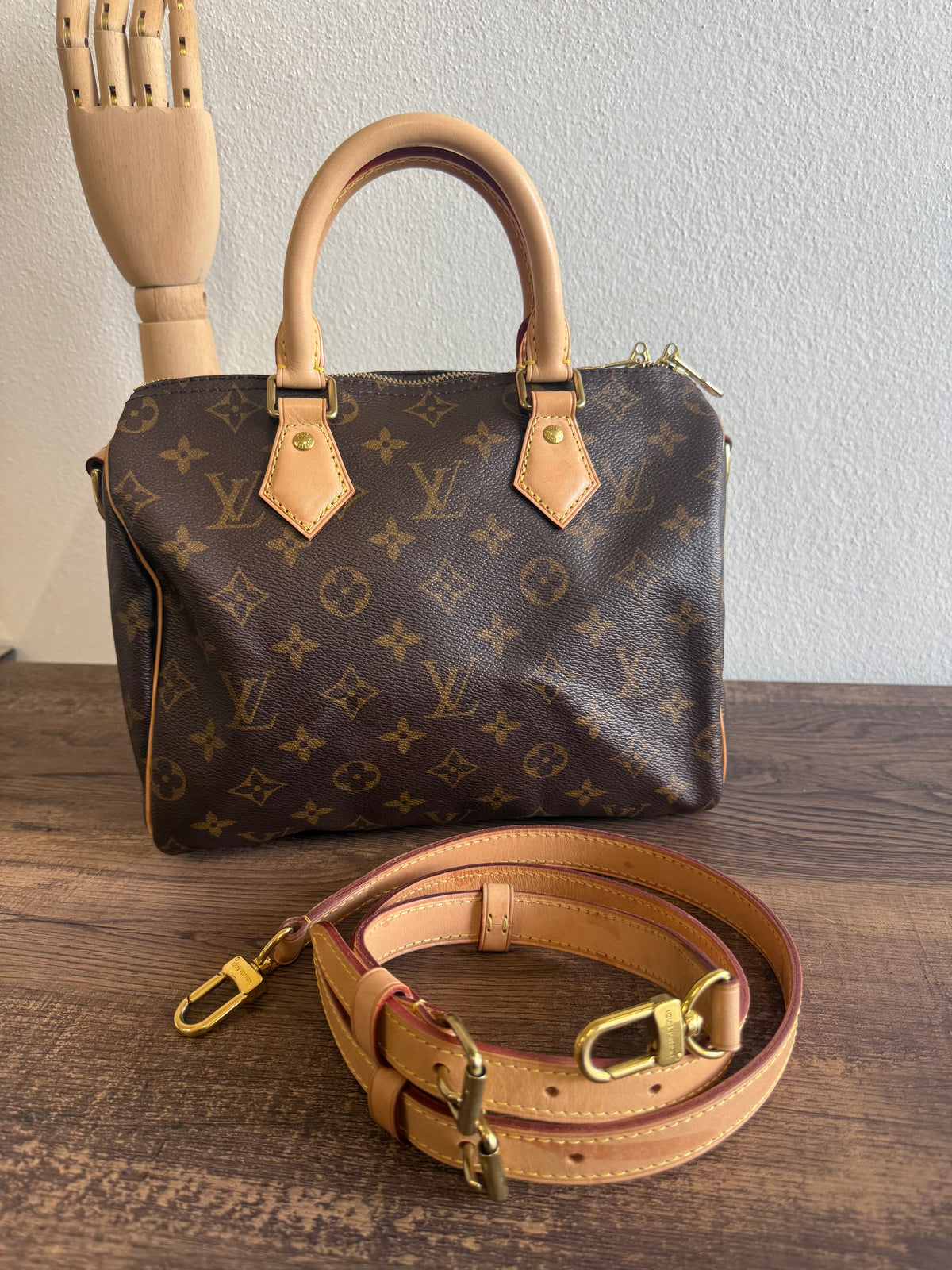 LOUIS VUITTON SPEEDY 25 BANDOULIERE IN MONOGRAM