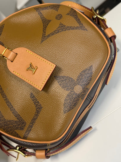 Louis Vuitton Monogram Giant Reverse Canvas Boite Chapeau Souple MM Bag