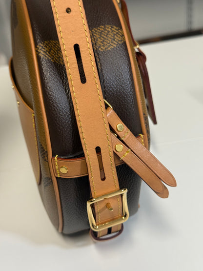 Louis Vuitton Monogram Giant Reverse Canvas Boite Chapeau Souple MM Bag
