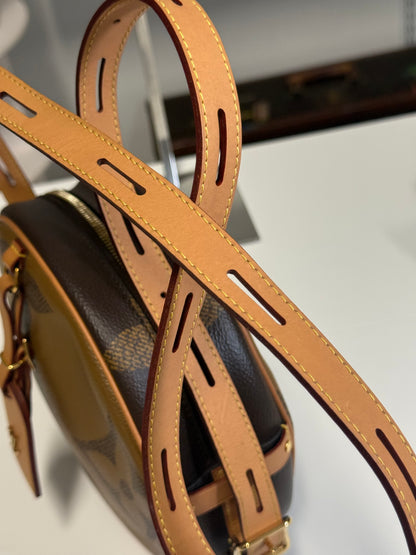 Louis Vuitton Monogram Giant Reverse Canvas Boite Chapeau Souple MM Bag