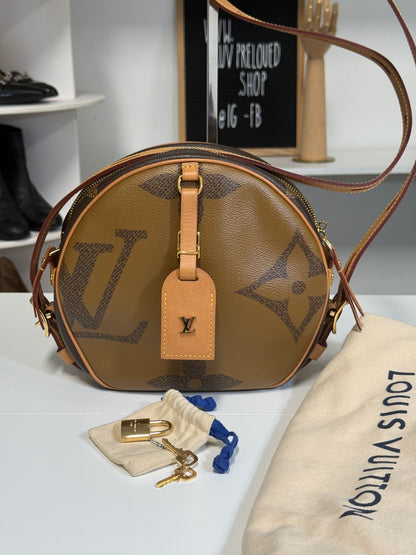 Louis Vuitton Monogram Giant Reverse Canvas Boite Chapeau Souple MM Bag